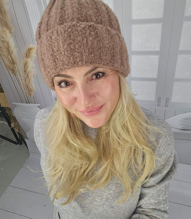 Pălărie elegantă de iarnă pentru femei