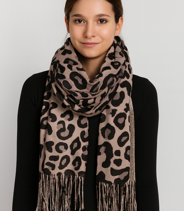 Eșarfă elegantă cu ciucuri