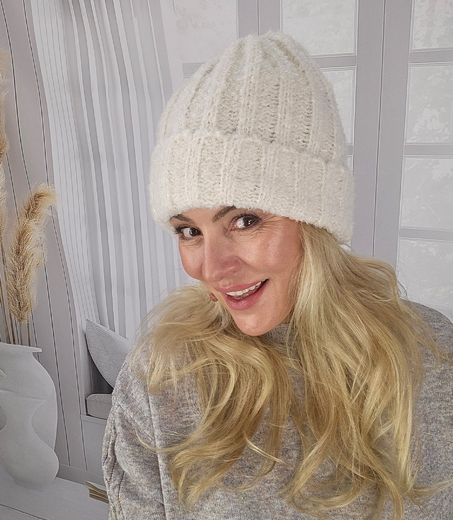 Pălărie elegantă de iarnă pentru femei