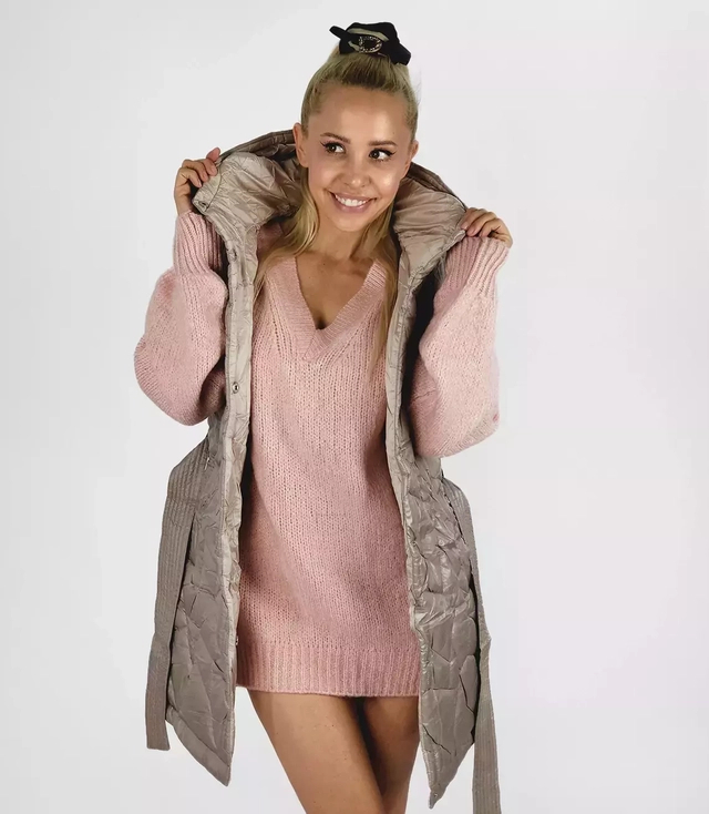 Vesta lunga de dama cu curea