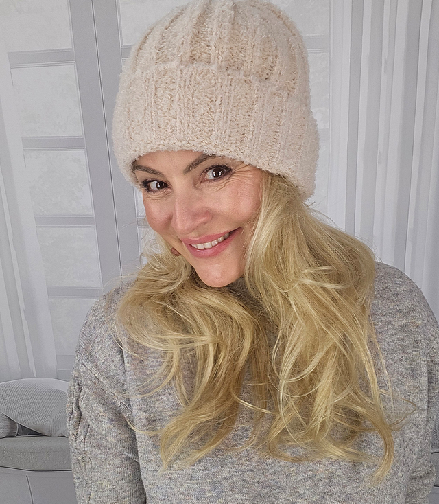 Pălărie elegantă de iarnă pentru femei